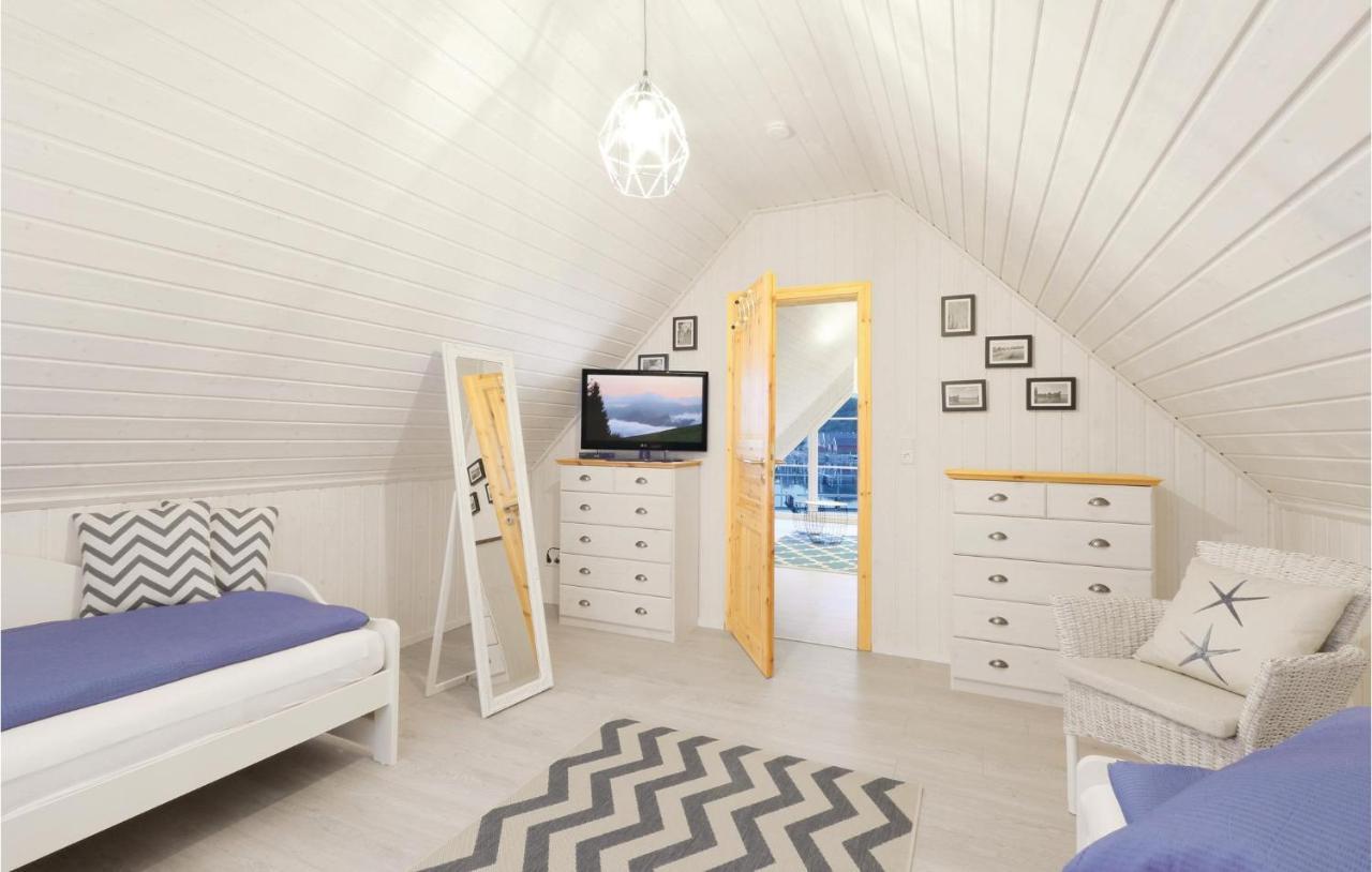 Beautiful Home In Zerpenschleuse With Wifi Экстерьер фото